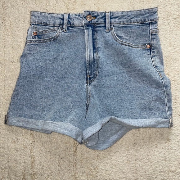 Stradivarius jean shorts - Picture 2 of 4